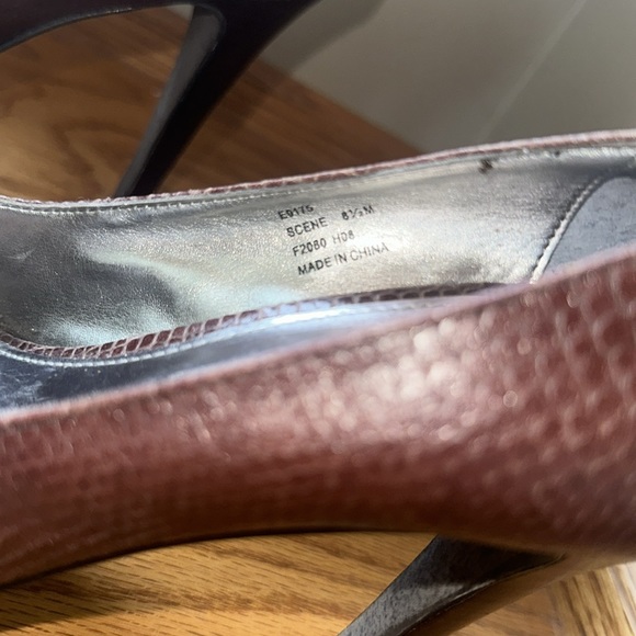 Calvin Klein heels sz 8.5 lightly used condition brown with snakeskin print - Picture 3 of 6